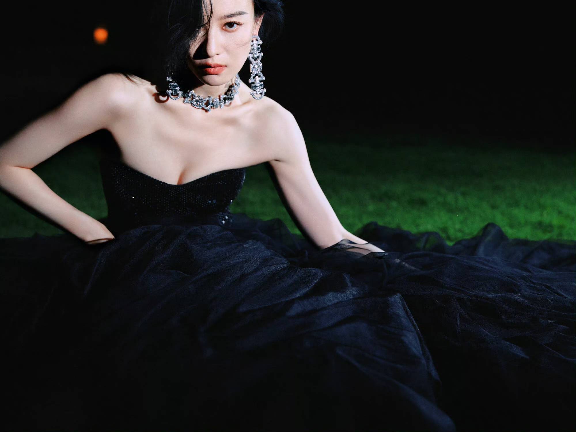 民国淑女到霸总这波造型赢麻了瓦力棋牌倪妮