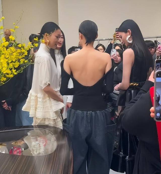 假胸”尴尬娜然脸肿胀秦舒培一脸男相瓦力棋牌试玩北京酒会太真实吉娜“(图19)