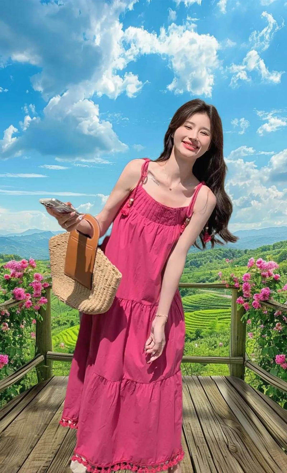 搭配清爽灵动氛围感浓郁瓦力娱乐棋牌吊带穿