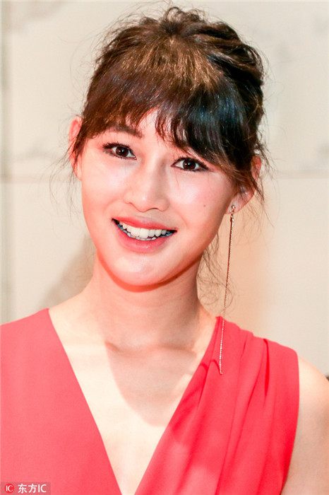 不对称耳环瞬间摆脱俗气瓦力棋牌女明星们戴上